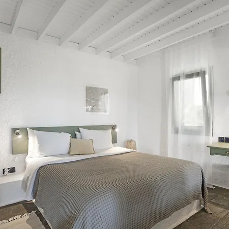 One Bedroom Apartment *